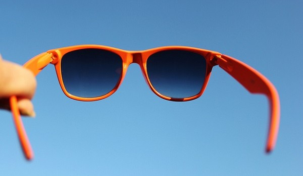 occhiali da sole chi inventati