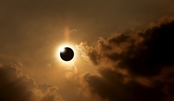 come osservare eclissi sole