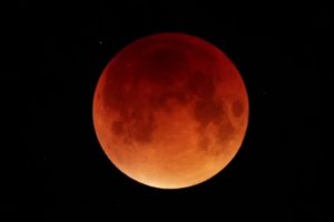 A Luglio arriva la super eclissi totale di Luna, ecco i dettagli